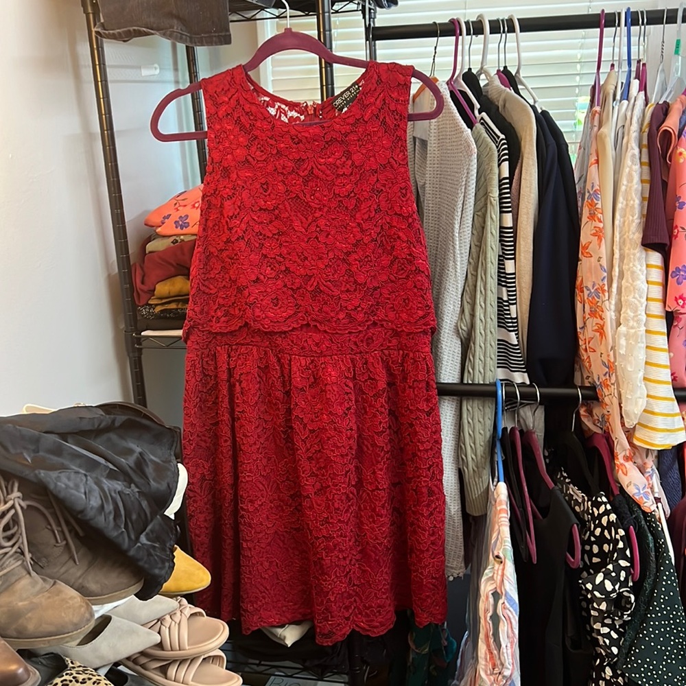 Forever 21 plus size red lace dress. Only worn once for Valentine’s Day!